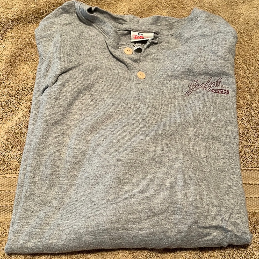 Disney Store Mens Medium Goofy Gray and Red Long Sleeve Shirt